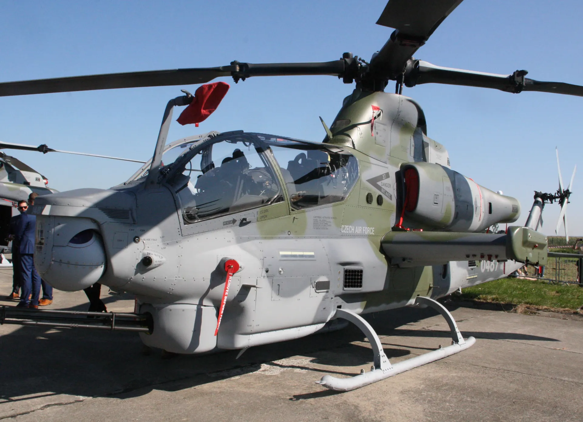 AH-1Z Viper na základně
